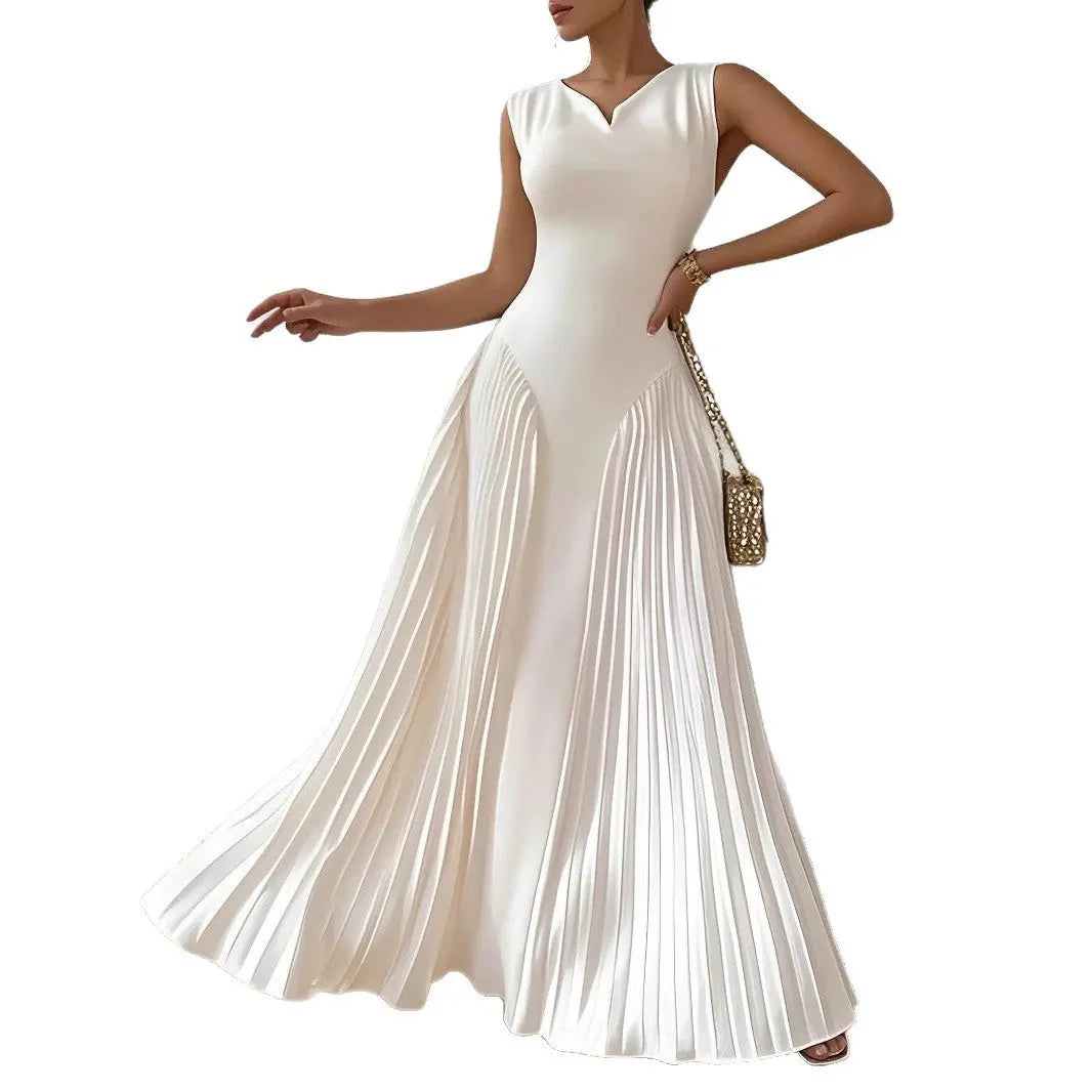 Elegant Pleated Waist-cinching Maxi Dress