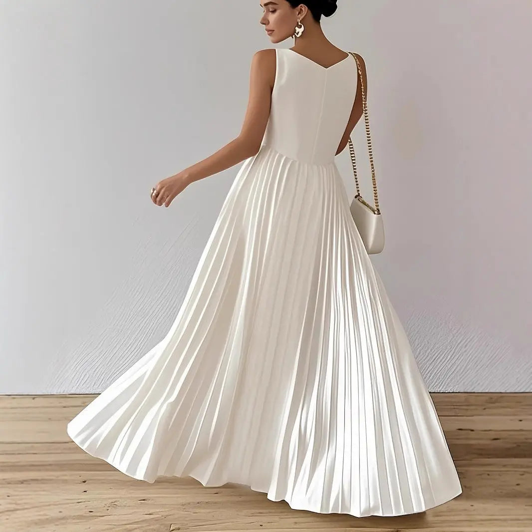Elegant Pleated Waist-cinching Maxi Dress