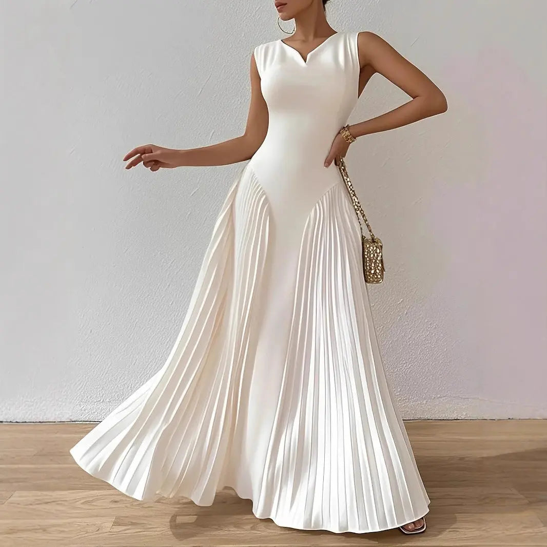 Elegant Pleated Waist-cinching Maxi Dress